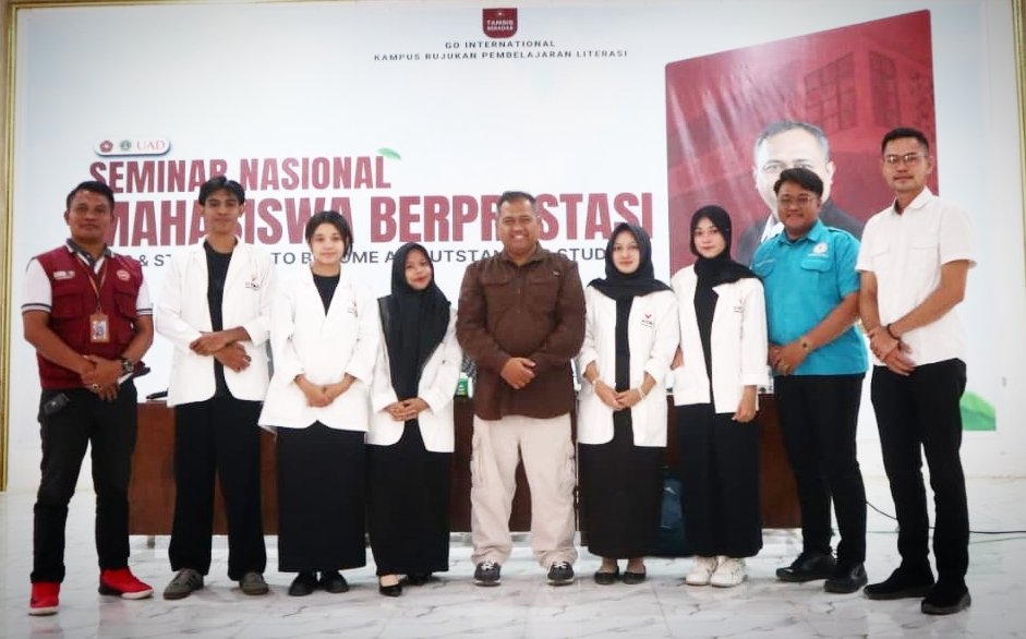MAHASISWA PGPAUD UNSWA IKUTI SEMINAR NASIONAL MAHASISWA BERPRESTASI UNTUK MENINGKATKAN KOMPETENSI DAN DAYA SAING